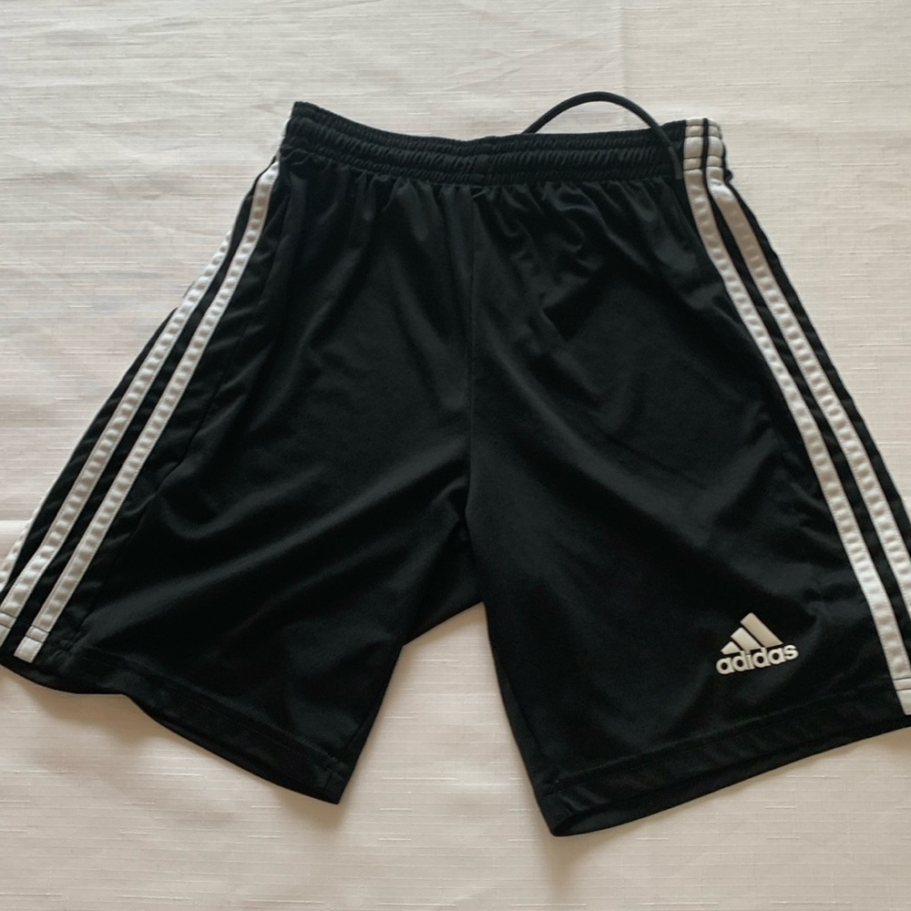 Adidas shorts size M for kids